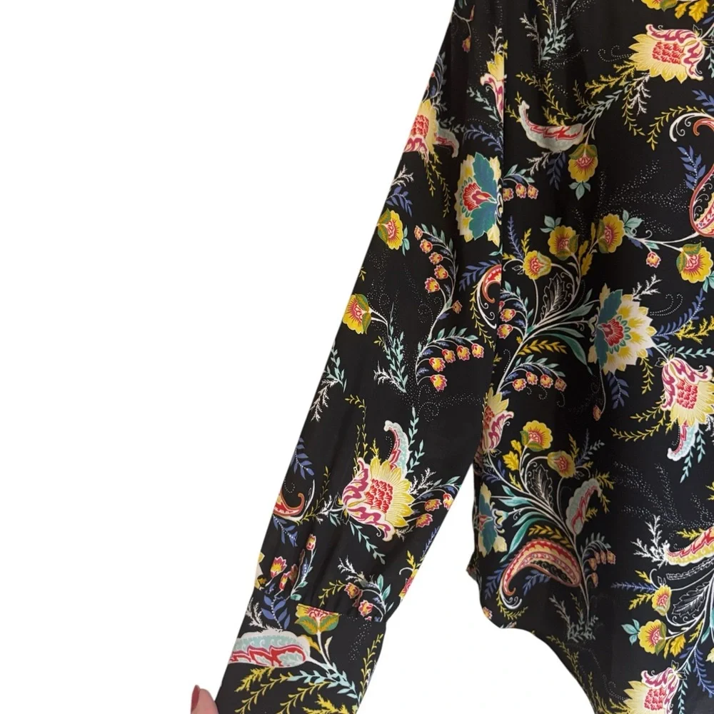 STUNNING!! Ann Taylor Loft   Black Floral Blouse    SMALL    #N - Picture 3 of 9